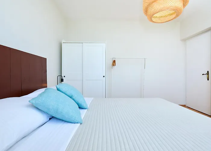 Evergreen Escape * Ragusa