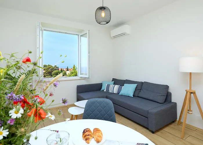 Evergreen Escape * Ragusa